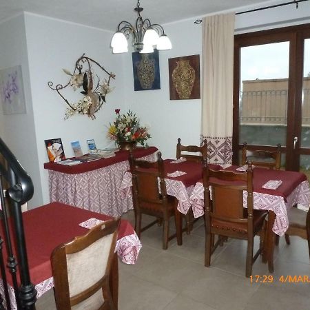 Emozioni D'Estate Bed & Breakfast Pula Ngoại thất bức ảnh