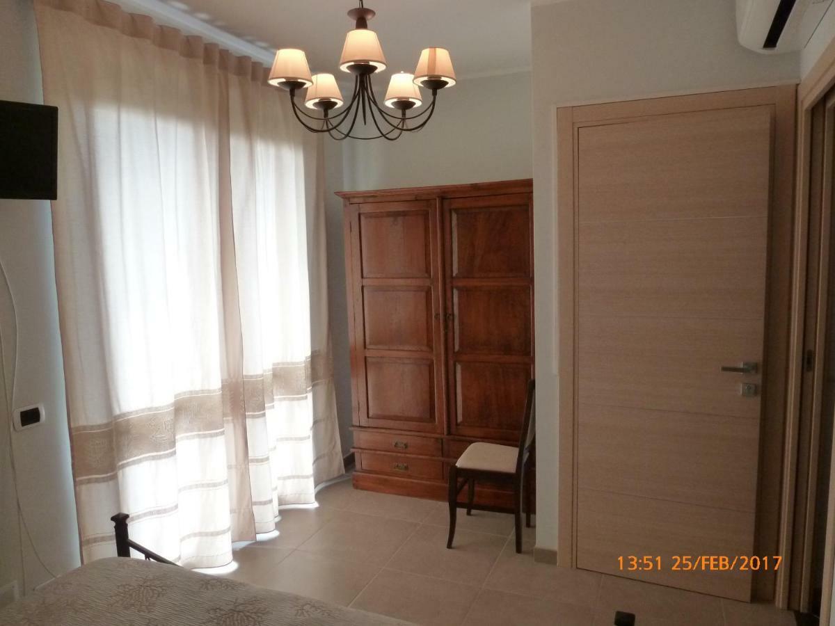 Emozioni D'Estate Bed & Breakfast Pula Ngoại thất bức ảnh