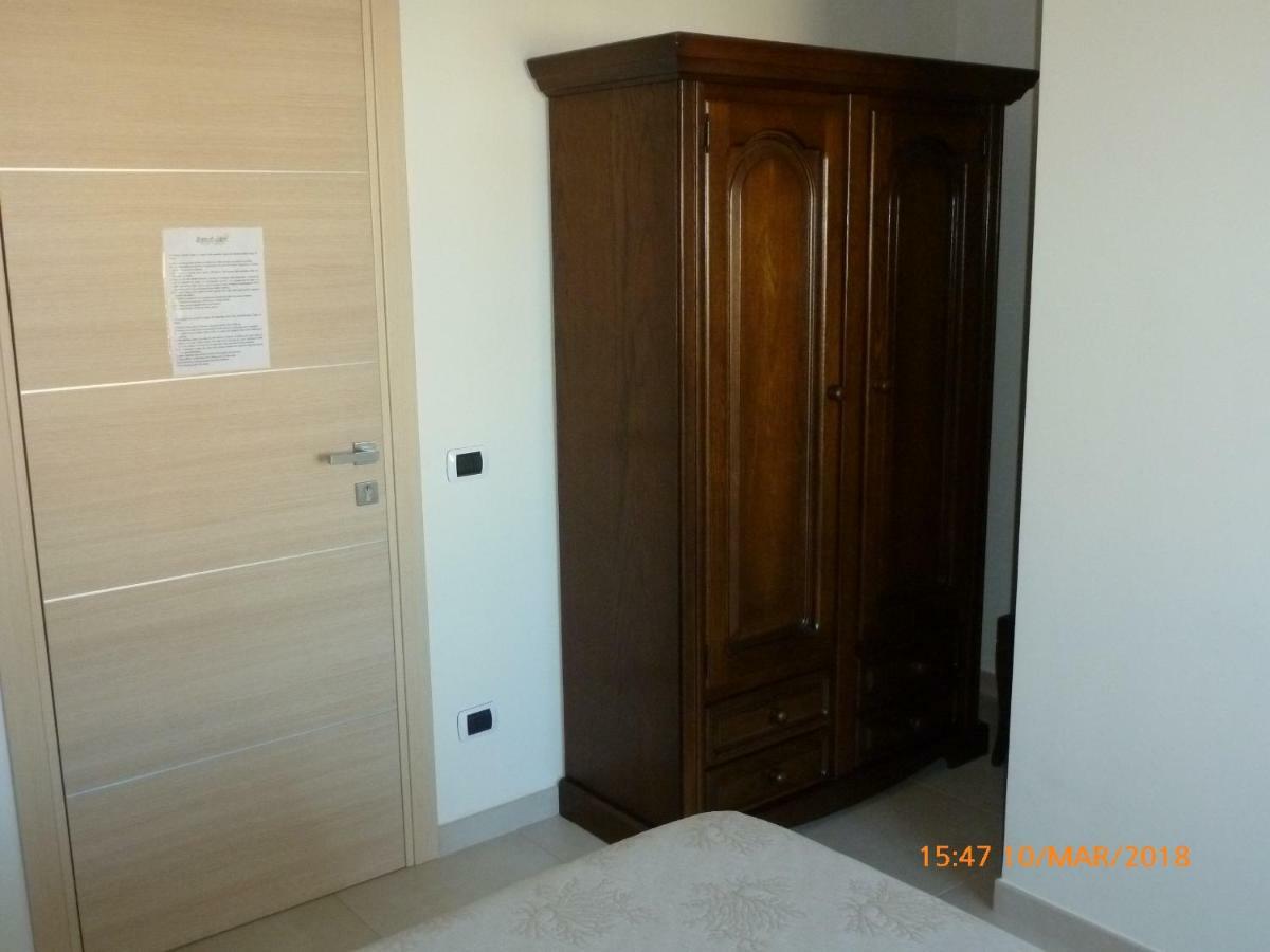 Emozioni D'Estate Bed & Breakfast Pula Ngoại thất bức ảnh