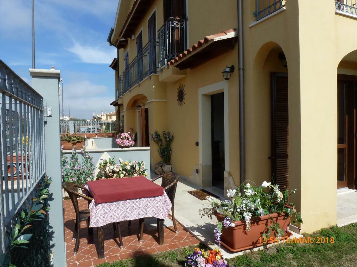 Emozioni D'Estate Bed & Breakfast Pula Ngoại thất bức ảnh