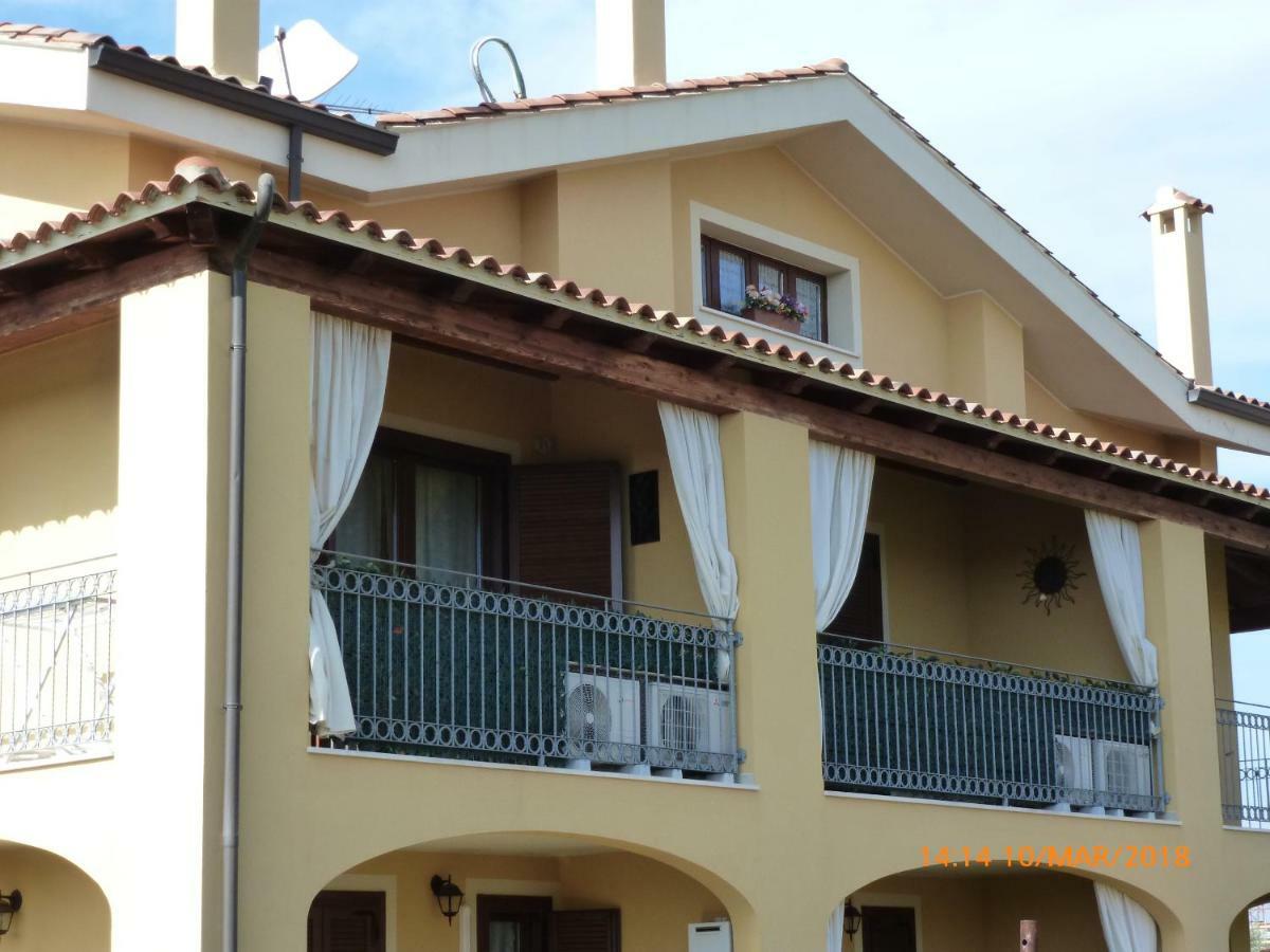 Emozioni D'Estate Bed & Breakfast Pula Ngoại thất bức ảnh
