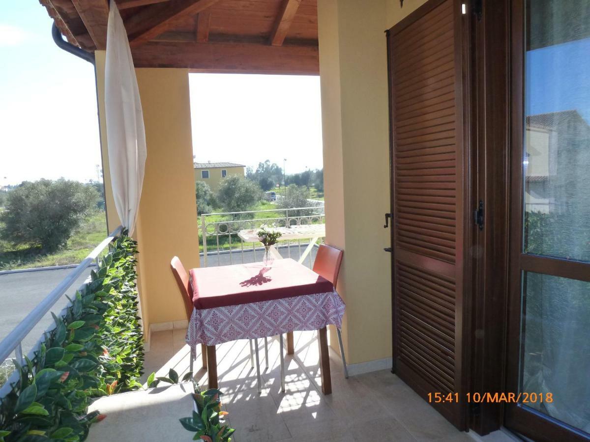 Emozioni D'Estate Bed & Breakfast Pula Ngoại thất bức ảnh