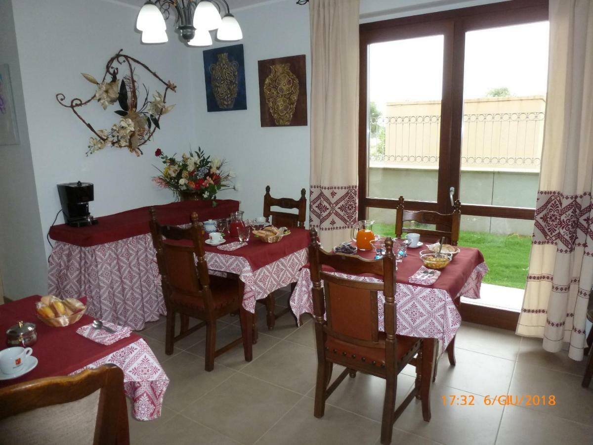 Emozioni D'Estate Bed & Breakfast Pula Ngoại thất bức ảnh
